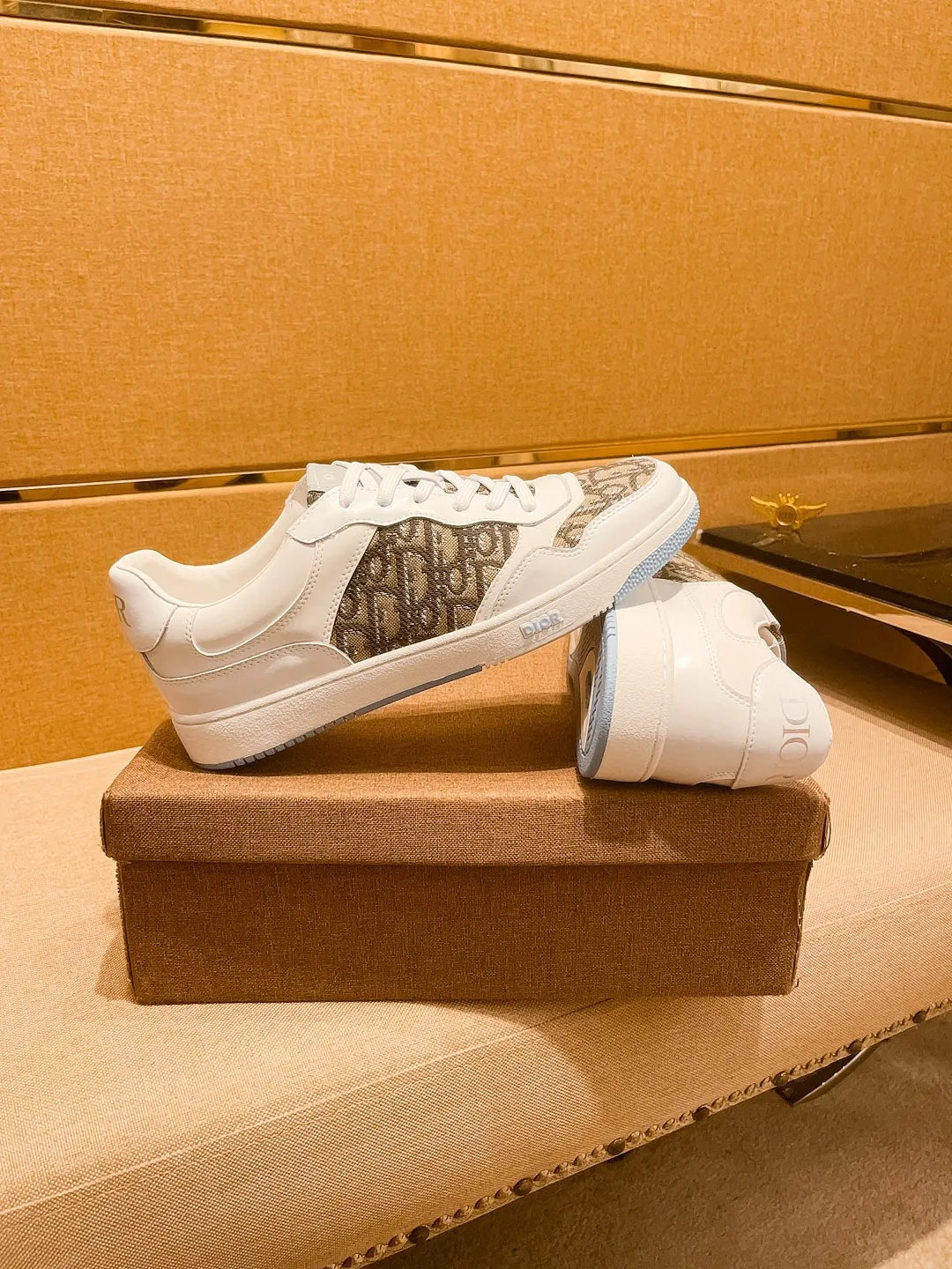 Men's shoes 💰 420💰【Dior】🔥 High-end men's shoes brand official website 1:1 latest masterpiece: the upper is made of Italian imported first-layer cowhide with a comfortable and breathable lining➕original non-slip and wear-resistant outsole🔥, making walking more convenient and comfortable! An exclusive new model, a stunning work, a beautiful 1:1 replica [color] compared to the official quality! Create a fashionable personality to set off your uniqueness! A must-have for trendy men! Classic🔥Size: 38-44 Color: 🔥Multiple colors available🔥.